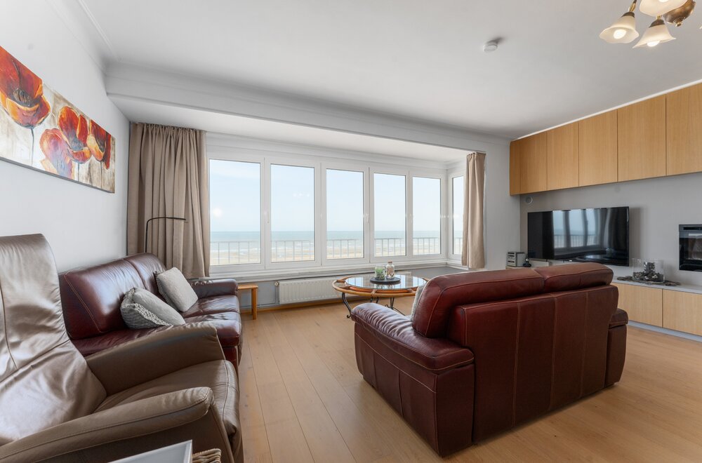 gerenoveerd-appartement-te-koop-op-de-zeedijk-van-koksijde-001.jpg