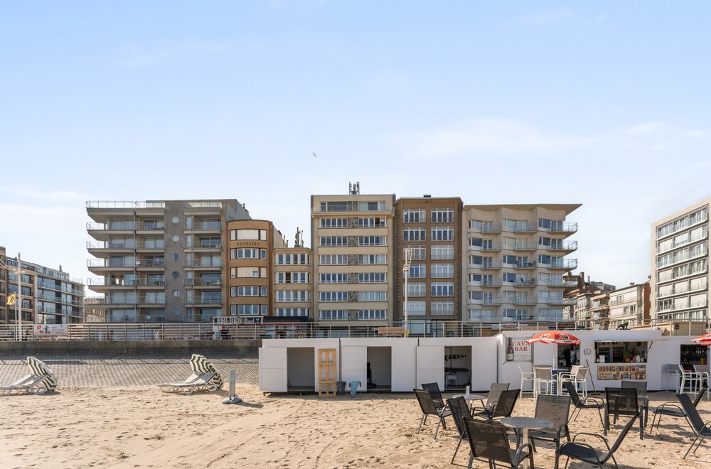 gerenoveerd-appartement-te-koop-op-de-zeedijk-van-koksijde-010.jpg