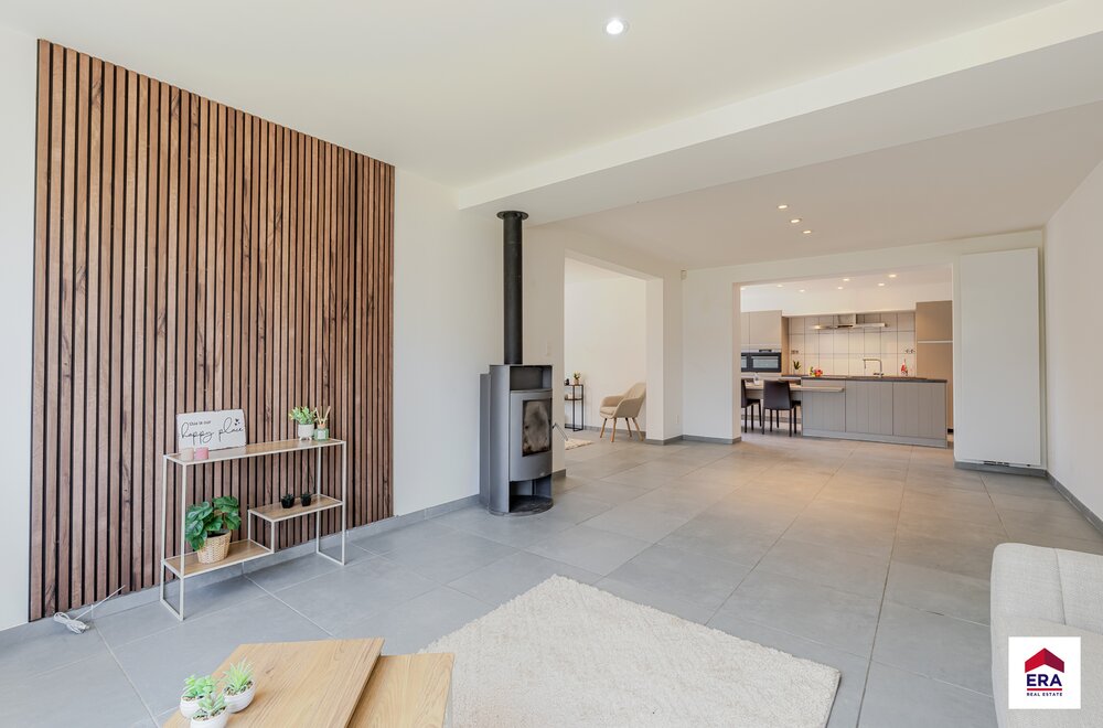 gerenoveerde-moderne-woning-met-3-slaapkamers-en-garage004.jpg