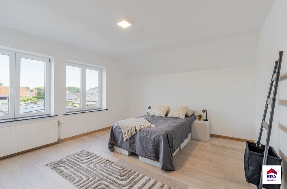 gerenoveerde-moderne-woning-met-3-slaapkamers-en-garage008.jpg