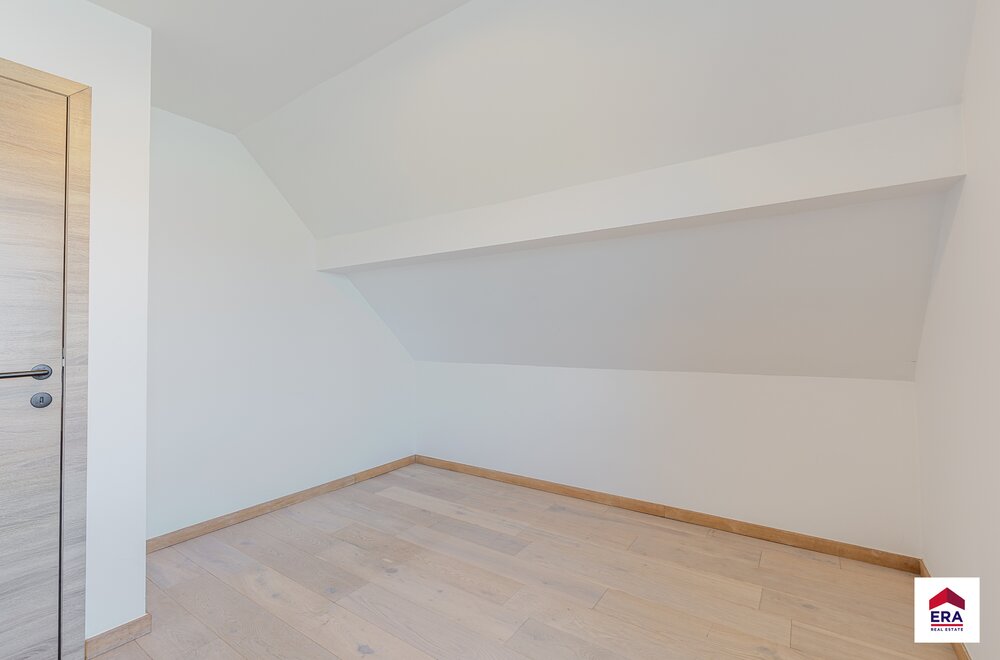 gerenoveerde-moderne-woning-met-3-slaapkamers-en-garage009.jpg
