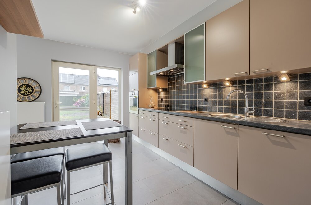 instapklare-halfopen-bebouwing-met-vier-slaapkamers-008.jpg