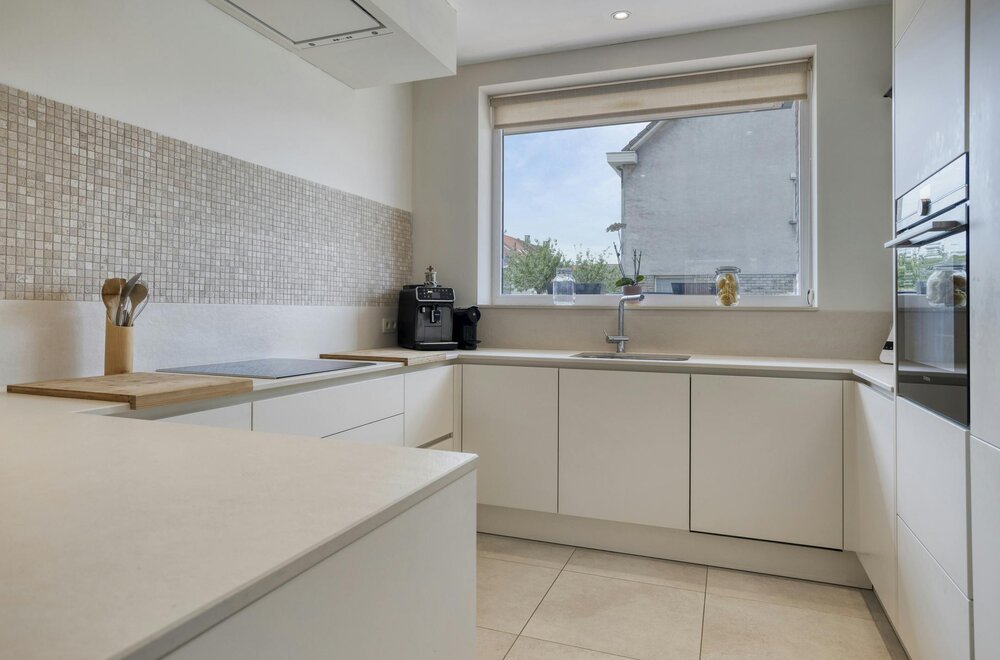 recente-woning-met-4-slaapkamers-te-koop-in-knokke-heist005.jpg