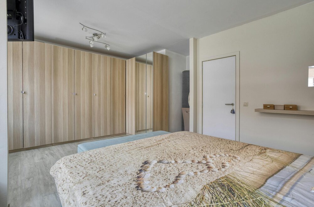 recente-woning-met-4-slaapkamers-te-koop-in-knokke-heist007.jpg