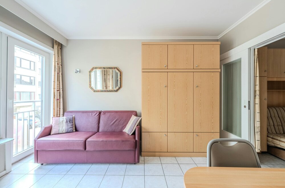 lichtrijke-studio-met-slaaphoek-en-zijdelings-zeezicht012.jpg