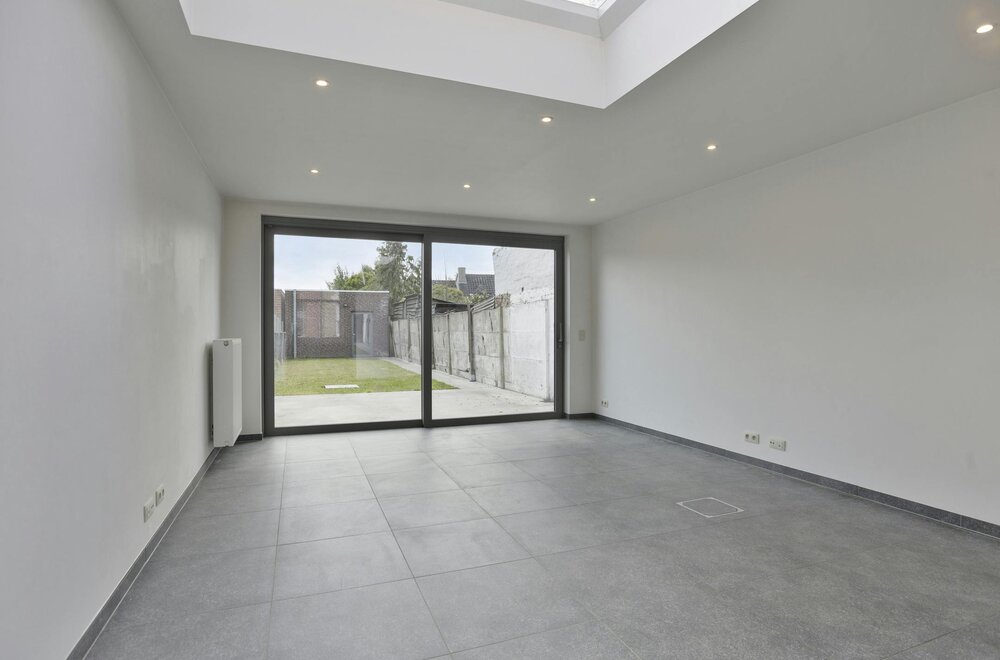 instapklaar-volledig-gerenoveerd-huis-te-koop-met-zonnige-tuin-en-garage004.jpg