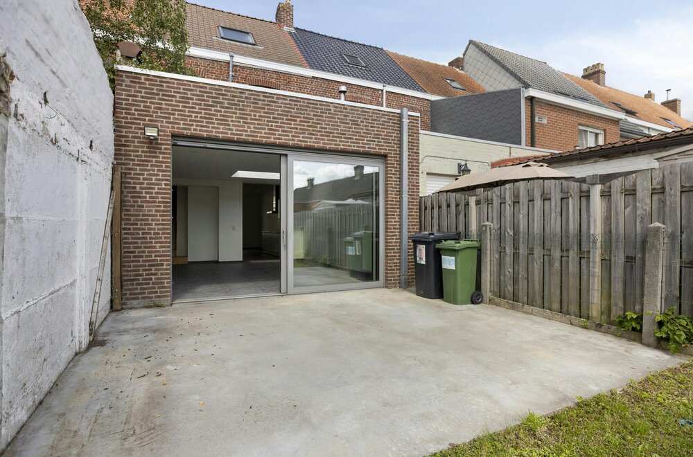 instapklaar-volledig-gerenoveerd-huis-te-koop-met-zonnige-tuin-en-garage006.jpg