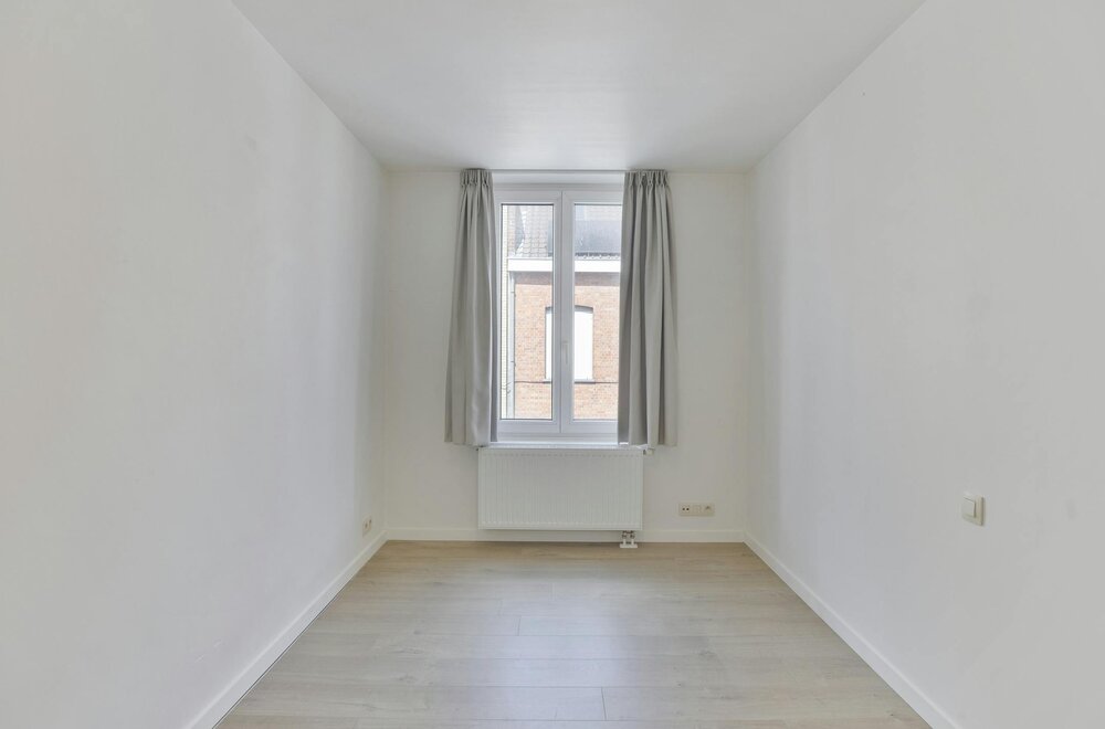 instapklaar-volledig-gerenoveerd-huis-te-koop-met-zonnige-tuin-en-garage017.jpg