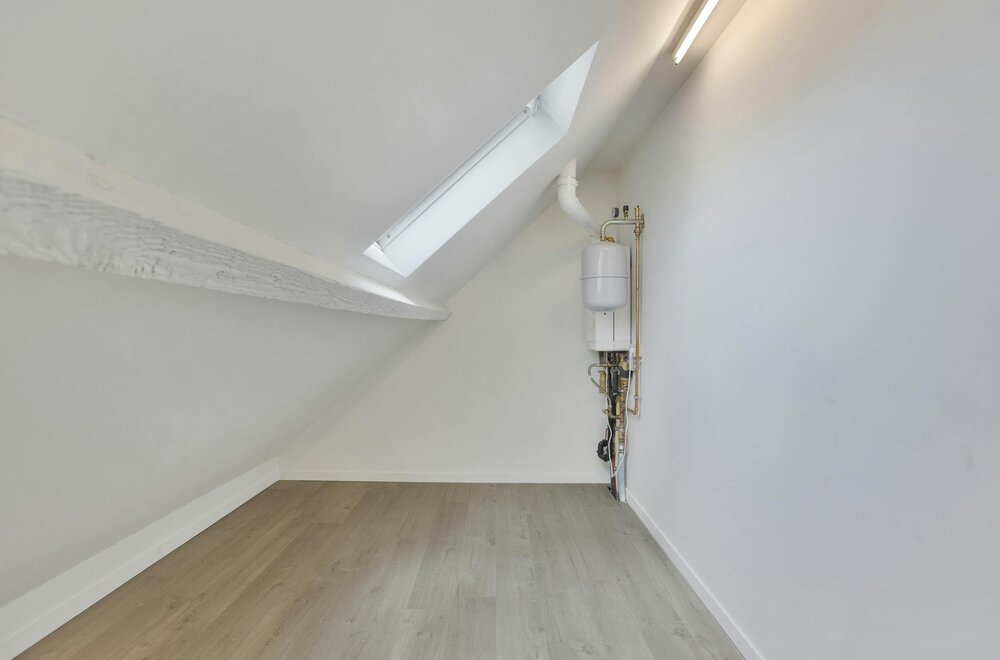 instapklaar-volledig-gerenoveerd-huis-te-koop-met-zonnige-tuin-en-garage020.jpg