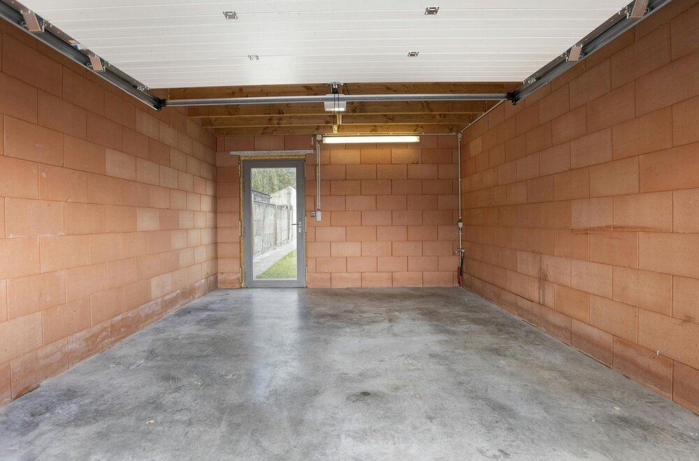 instapklaar-volledig-gerenoveerd-huis-te-koop-met-zonnige-tuin-en-garage021.jpg