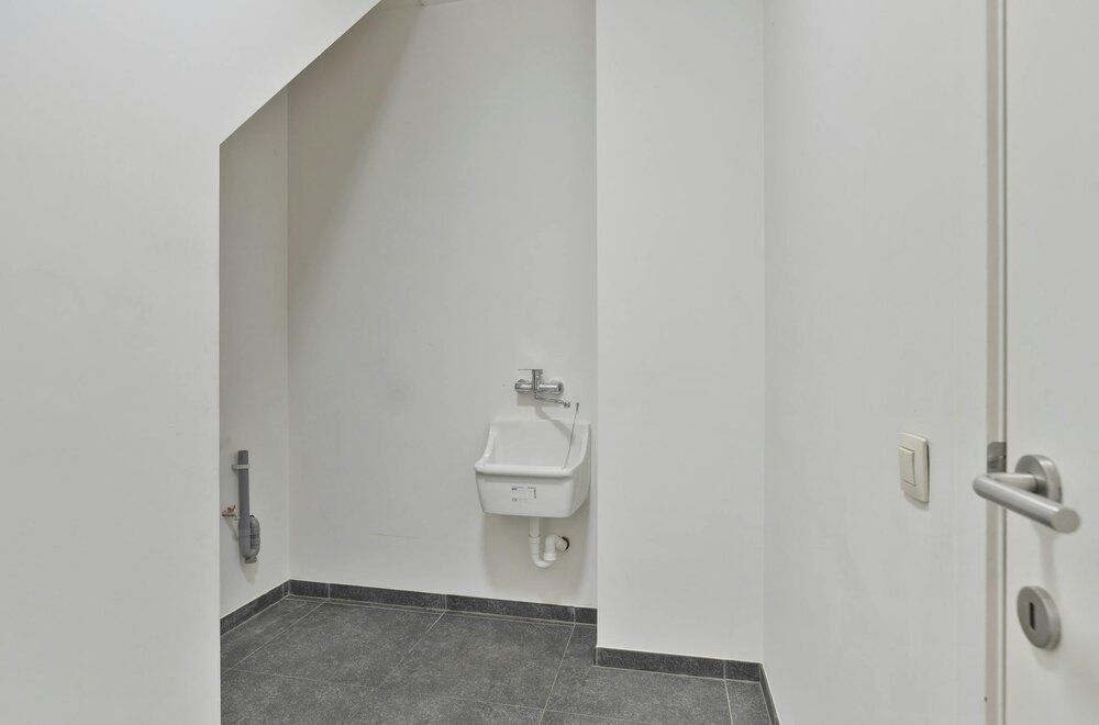 instapklaar-volledig-gerenoveerd-huis-te-koop-met-zonnige-tuin-en-garage024.jpg