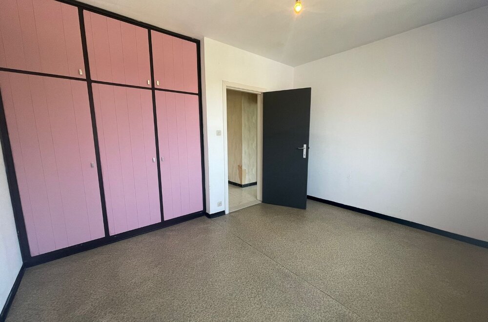 te-vernieuwen-hoekappartement-met-terras-in-rustige-straat-in-het-hartje-van-sint-kruis-inclusief-garage-012.jpg
