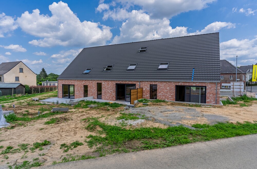 lot-1004.jpg