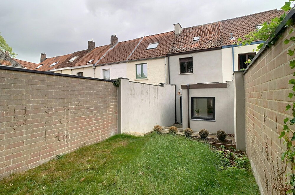 huis-te-koop-met-2-slaapkamers-en-tuin-in-brugge-centrum009.jpg