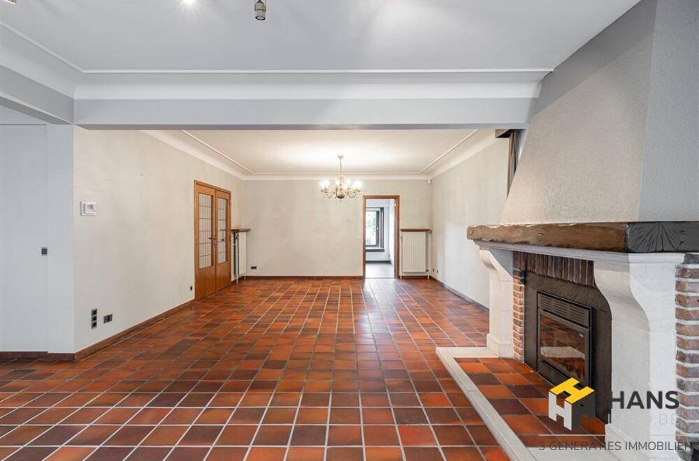 riant-appartement-228-m-met-veel-potentieel-in-edegem-006.jpg
