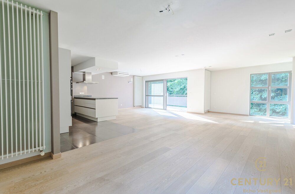 luxe-ruime-penthouse-192m-met-groot-terras-tegen-het-bos009.jpg