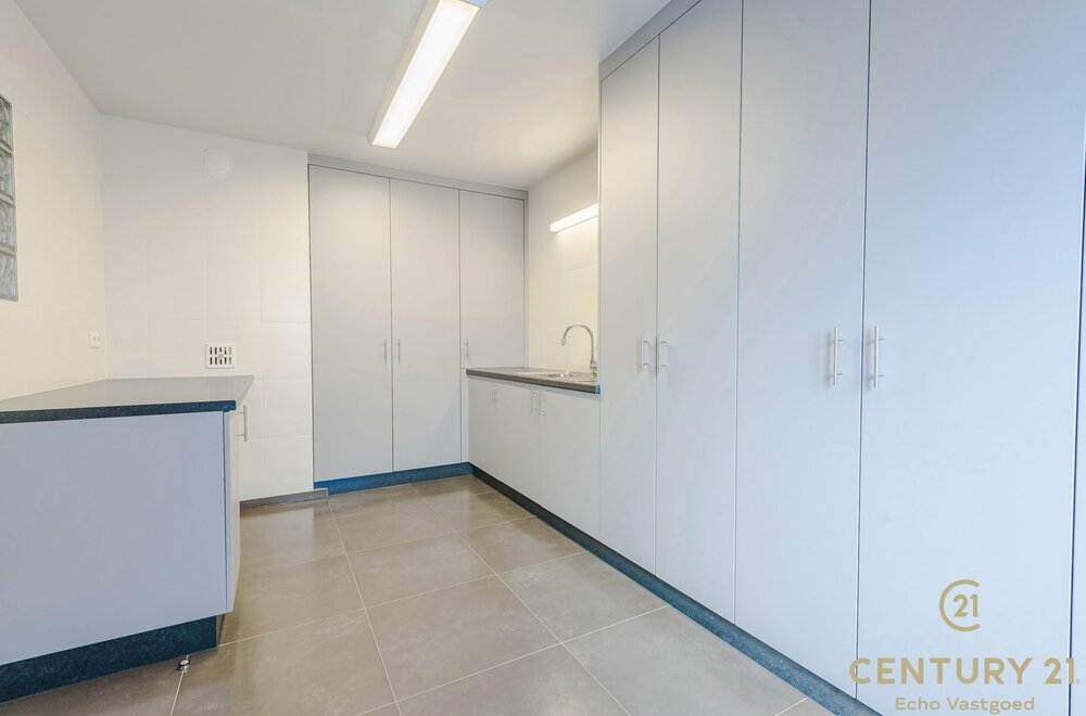 luxe-ruime-penthouse-192m-met-groot-terras-tegen-het-bos014.jpg