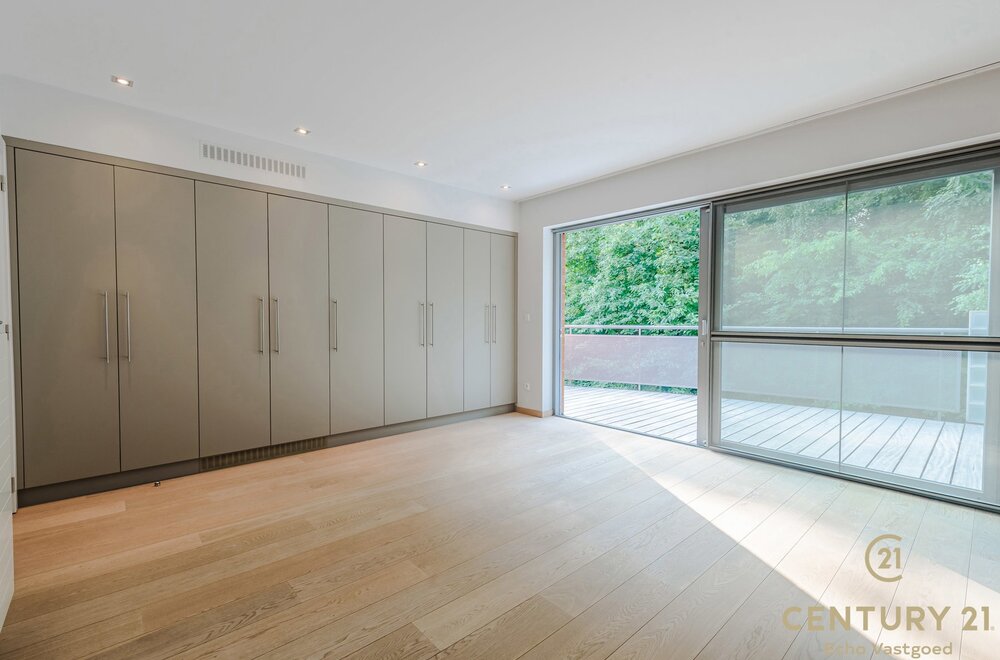 luxe-ruime-penthouse-192m-met-groot-terras-tegen-het-bos017.jpg