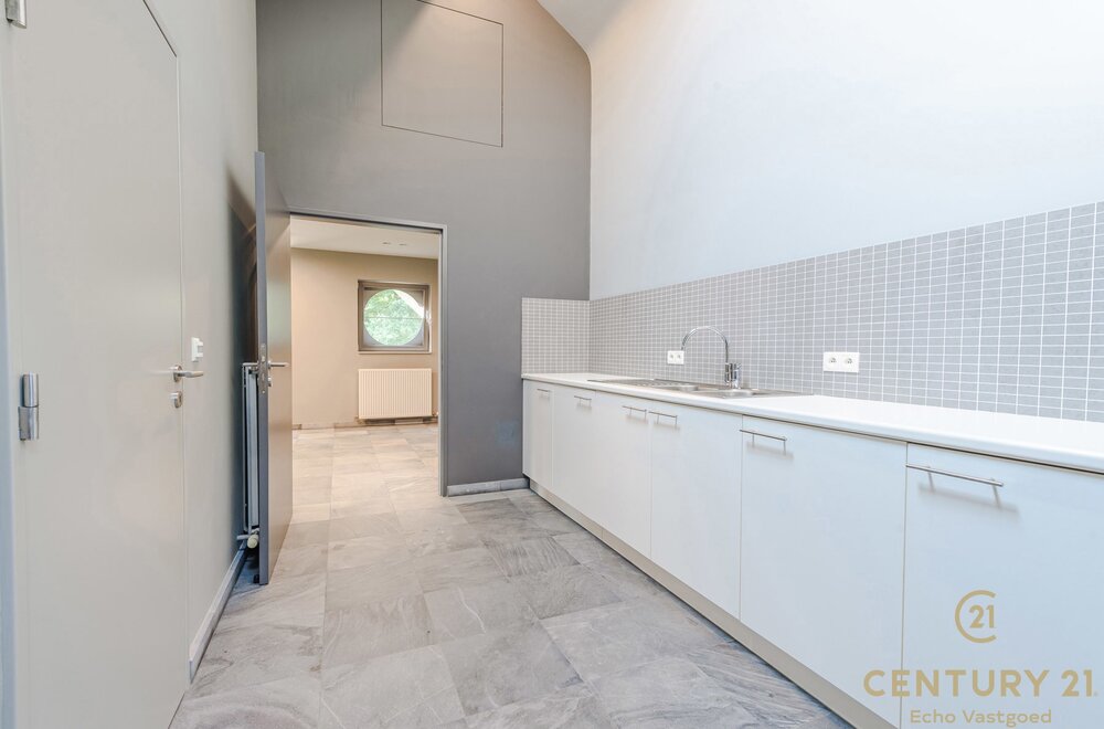 luxe-ruime-penthouse-192m-met-groot-terras-tegen-het-bos027.jpg