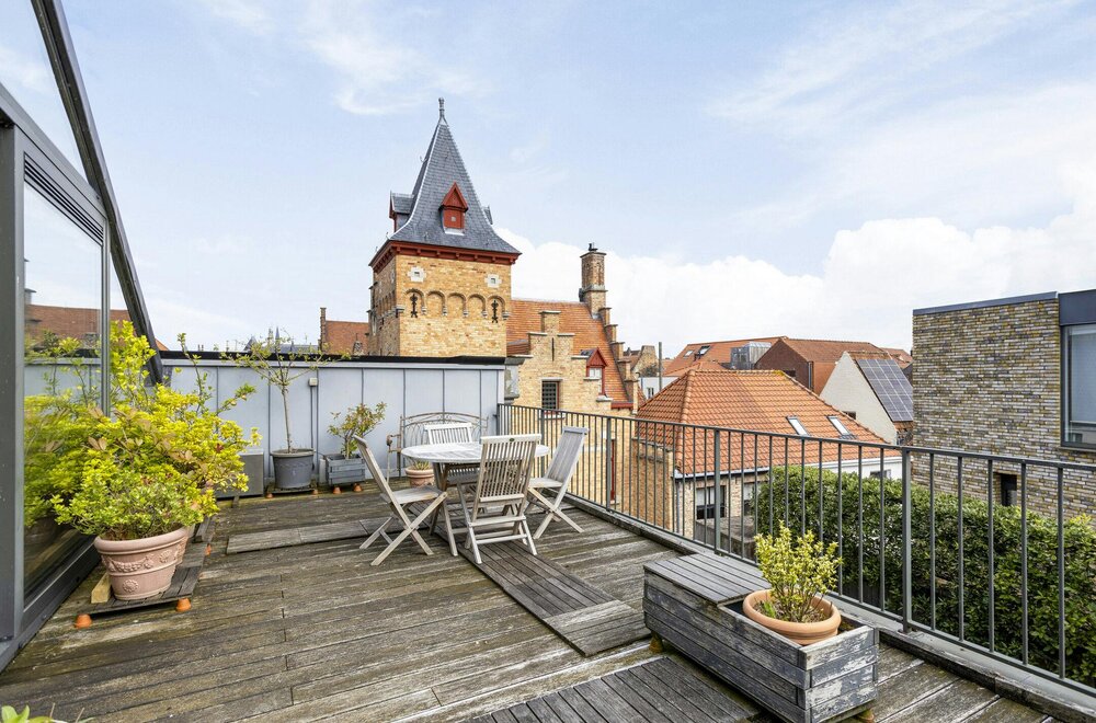 ruim-lichtrijk-appartement-met-twee-slaapkamers-te-koop-in-brugge002.jpg