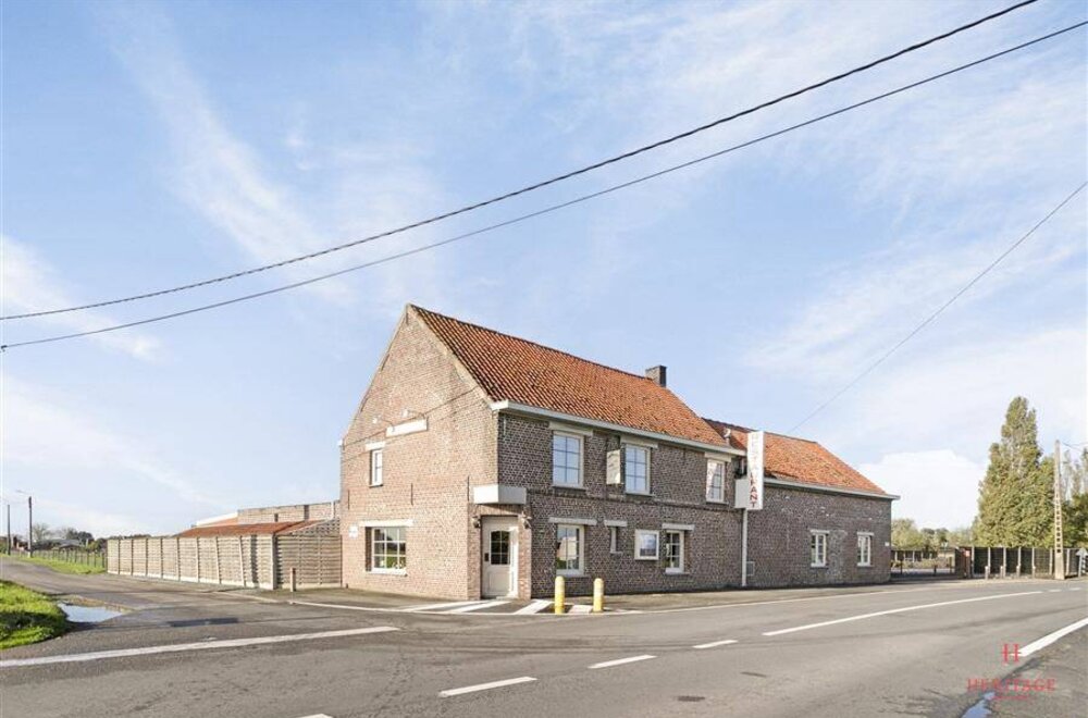 polyvalent-handelspand-met-woonst-op-een-uiterst-zichtbare-baanlocatie-te-gottem-deinze-002.jpg