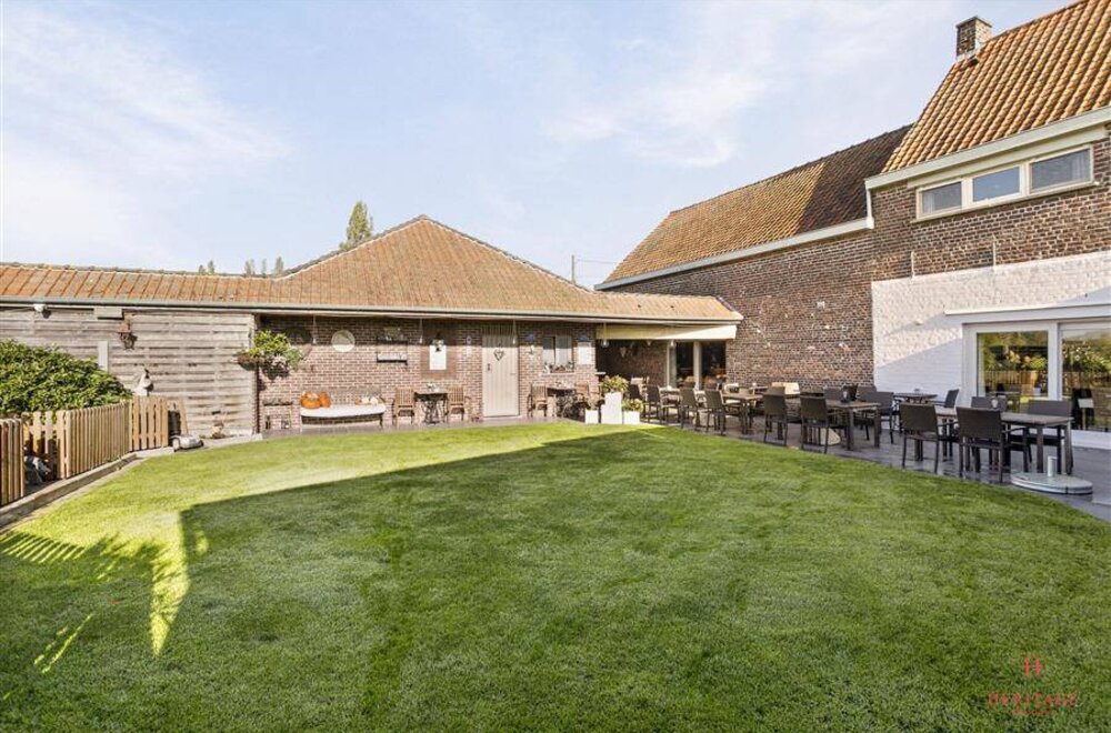 polyvalent-handelspand-met-woonst-op-een-uiterst-zichtbare-baanlocatie-te-gottem-deinze-003.jpg