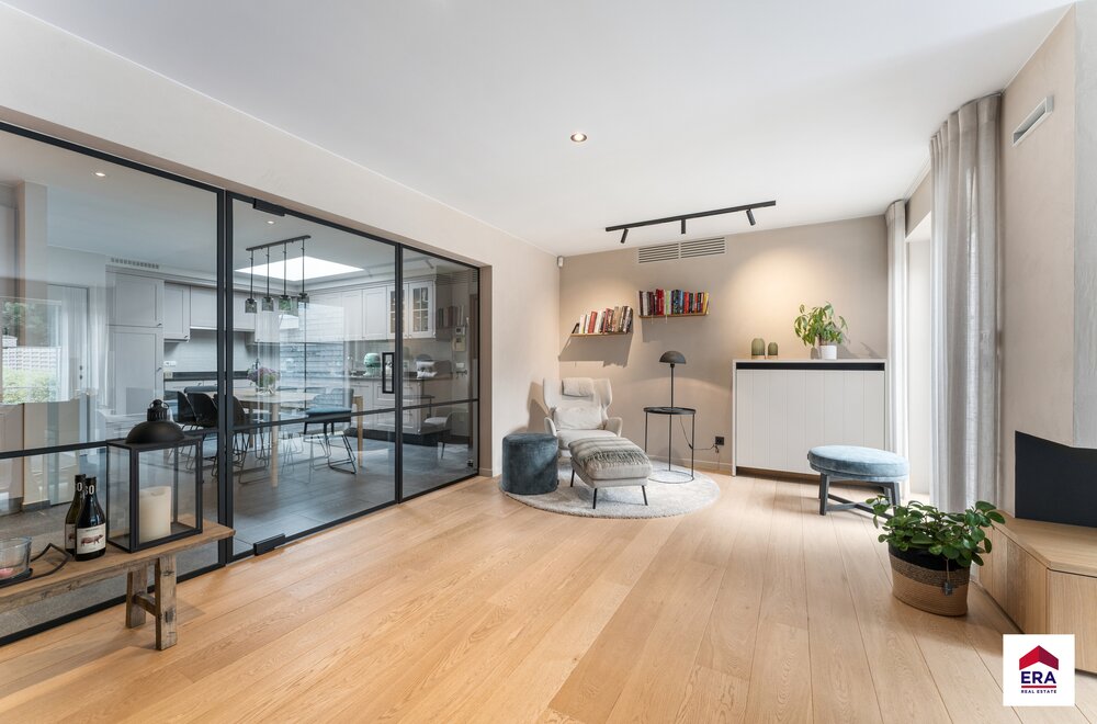 een-pareltje-topwoning-met-handelsruimte-in-aarsele-003.jpg