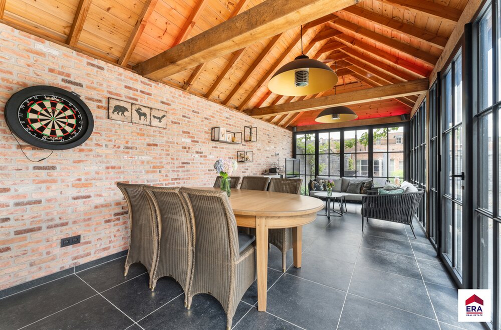 een-pareltje-topwoning-met-handelsruimte-in-aarsele-017.jpg