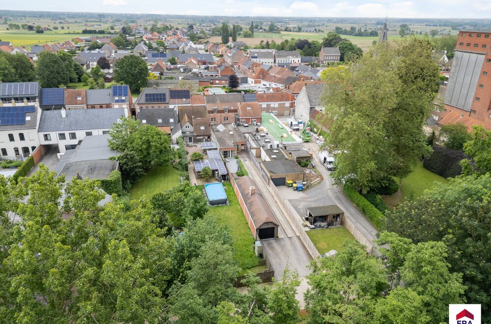 een-pareltje-topwoning-met-handelsruimte-in-aarsele-029.jpg