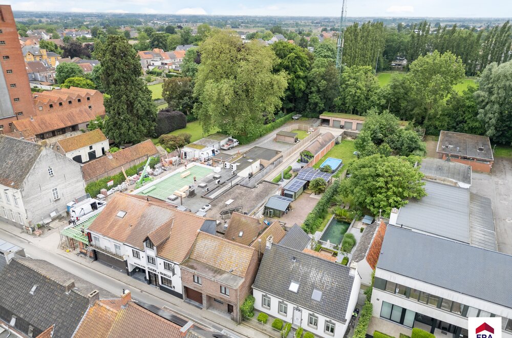 een-pareltje-topwoning-met-handelsruimte-in-aarsele-030.jpg