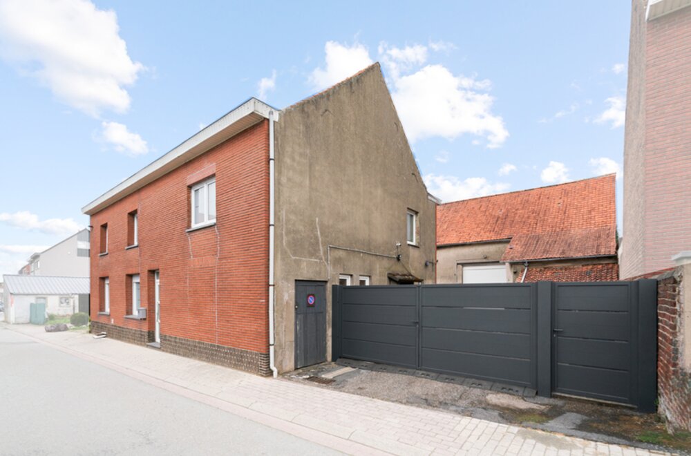 woning-met-4-5-slpk-garage-loods-amp-grote-tuin-in-sterrebeek001.jpg