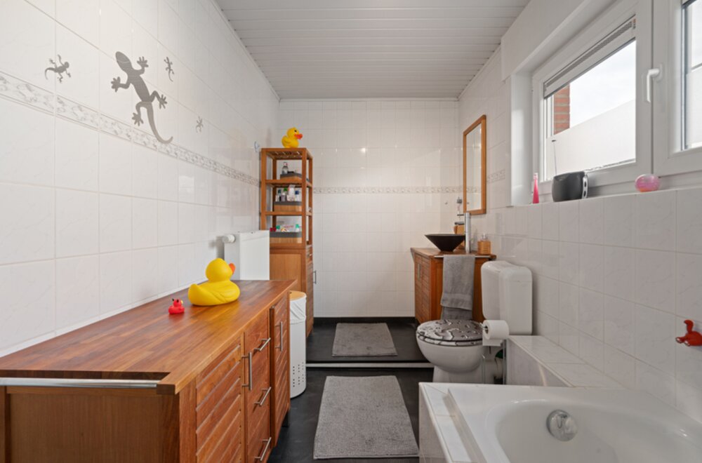 woning-met-4-5-slpk-garage-loods-amp-grote-tuin-in-sterrebeek015.jpg