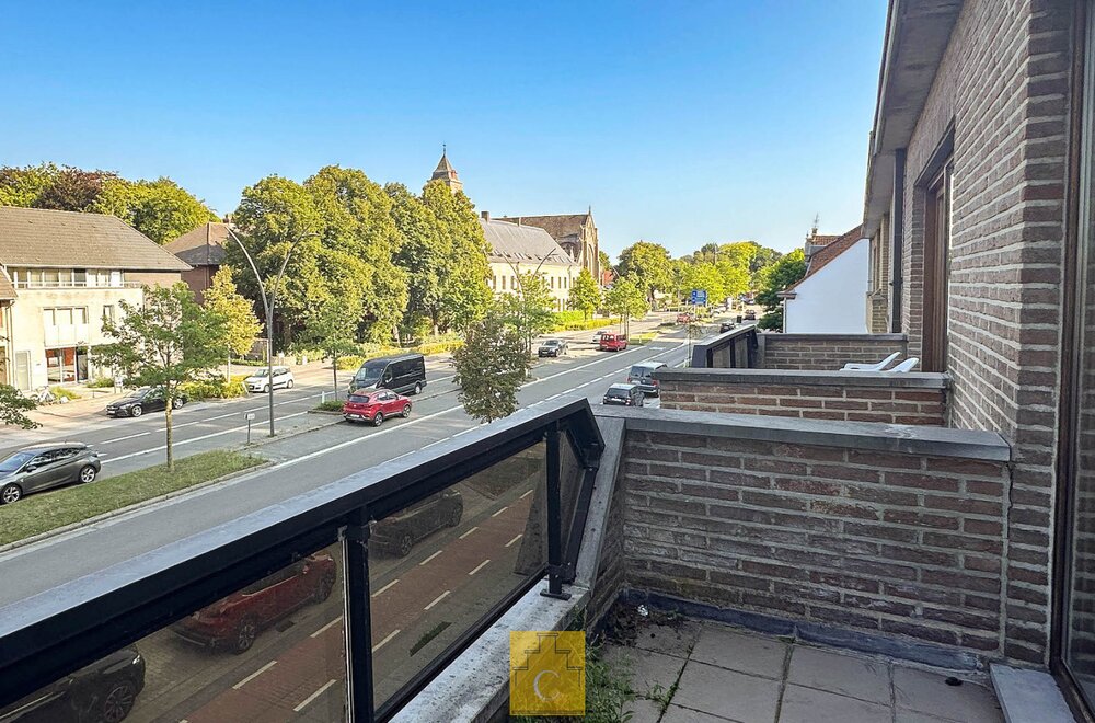 appartementsgebouw-met-8-wooneenheden-en-4-garageboxen-te-koop-toplocatie-langs-het-historische-kanaal-gent-brugge011.jpg