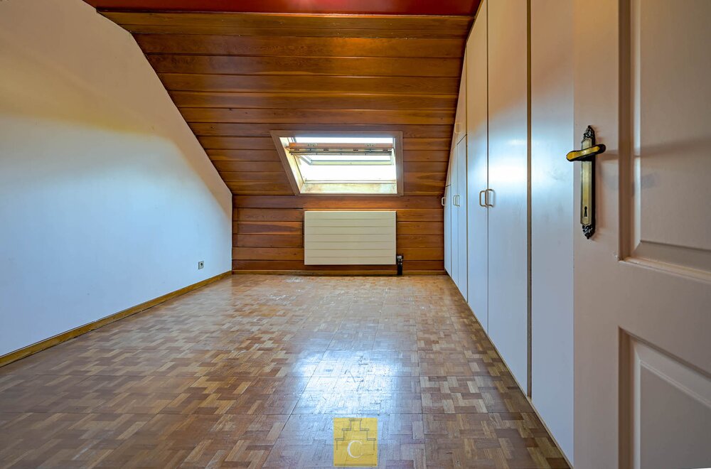 appartementsgebouw-met-8-wooneenheden-en-4-garageboxen-te-koop-toplocatie-langs-het-historische-kanaal-gent-brugge027.jpg