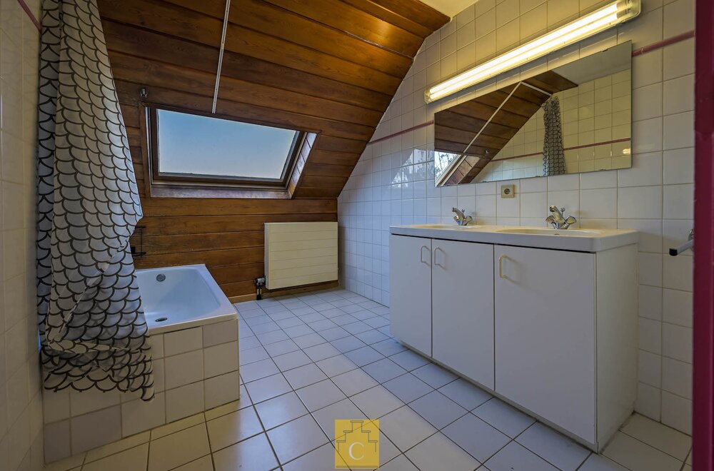 appartementsgebouw-met-8-wooneenheden-en-4-garageboxen-te-koop-toplocatie-langs-het-historische-kanaal-gent-brugge029.jpg