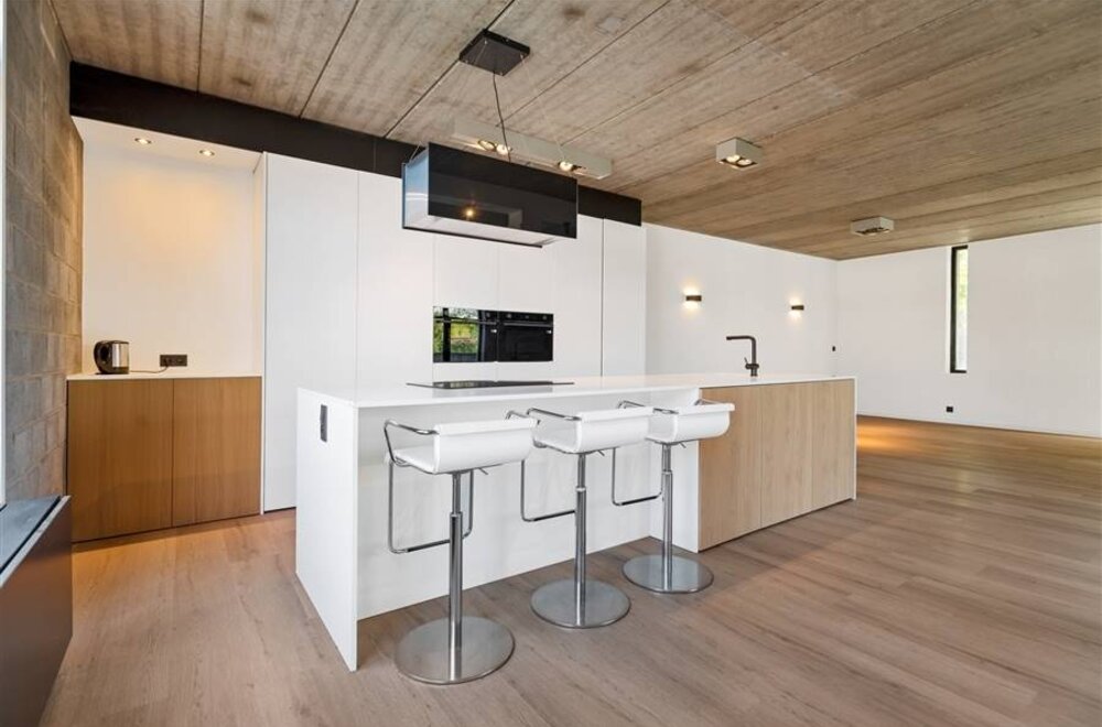 unieke-loft-met-mogelijkheid-tot-extra-kantoorruimte-te-koop-in-berchem-006.jpg
