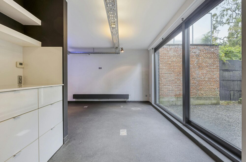 studio-met-praktijk-of-bureelruimte-te-borgerhout005.jpg