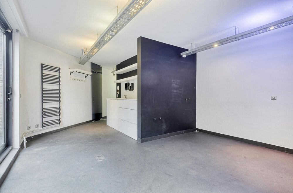 studio-met-praktijk-of-bureelruimte-te-borgerhout008.jpg