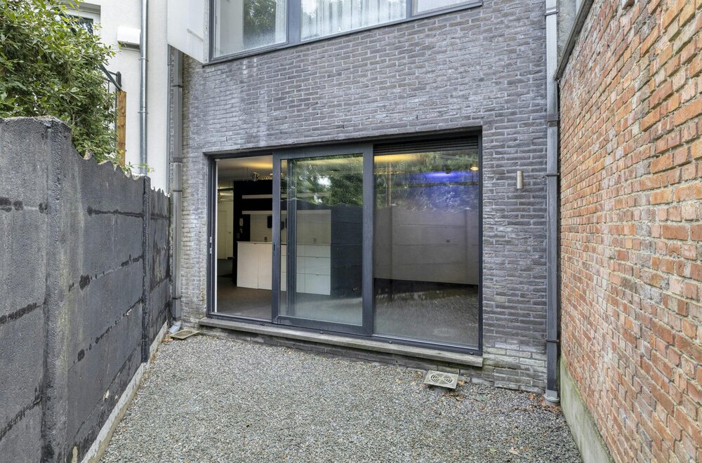 studio-met-praktijk-of-bureelruimte-te-borgerhout012.jpg