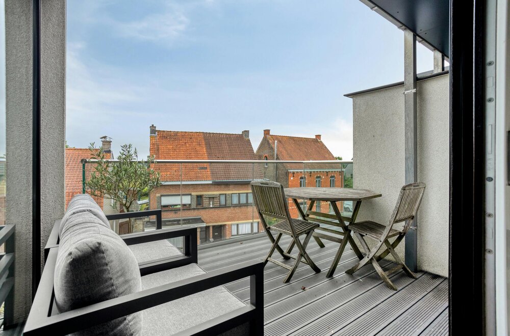 instapklare-lichtrijke-duplex-te-koop-in-hartje-aalter014.jpg