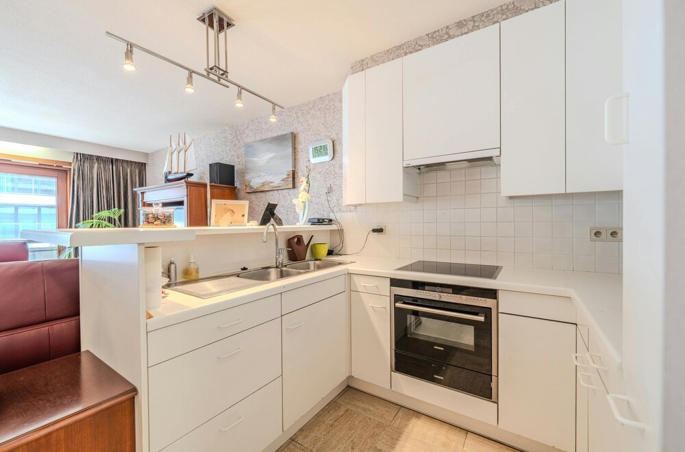 ruim-twee-slaapkamer-appartement-met-terras-gelegen-op-topligging-in-middelkerke-007.jpg