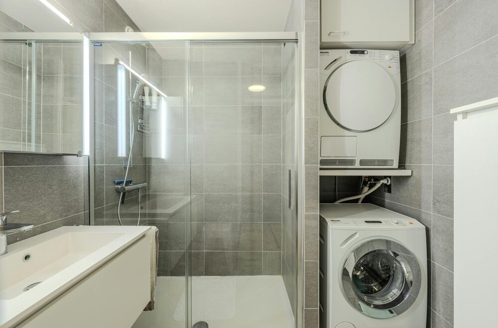 ruim-twee-slaapkamer-appartement-met-terras-gelegen-op-topligging-in-middelkerke-013.jpg