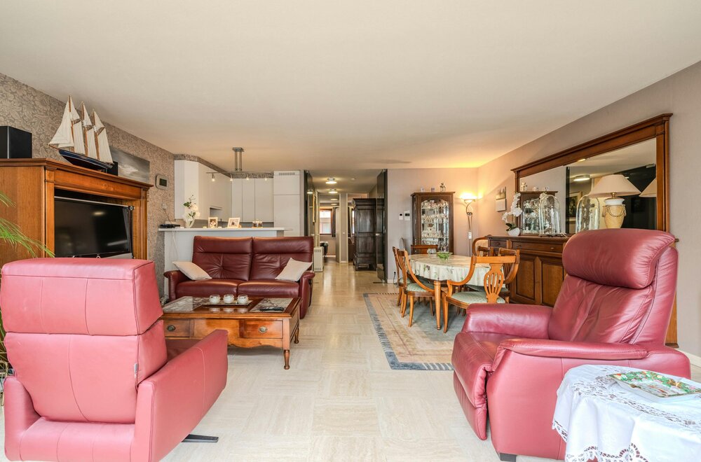 ruim-twee-slaapkamer-appartement-met-terras-gelegen-op-topligging-in-middelkerke-014.jpg
