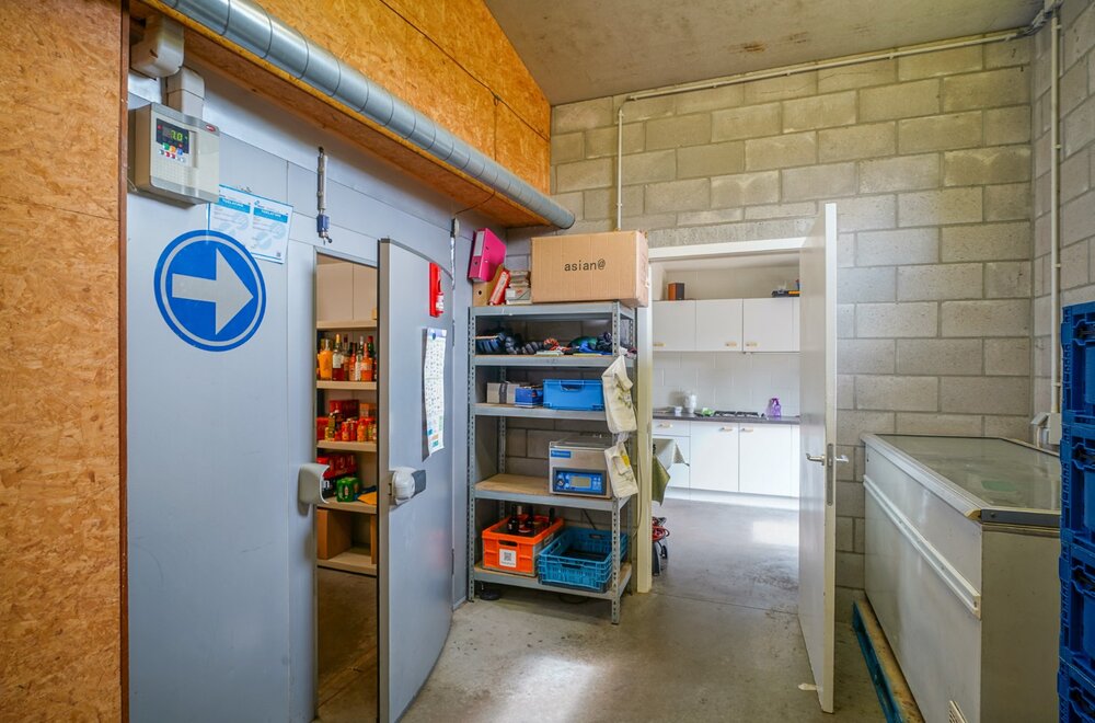 unieke-en-recente-woning-met-ruime-loods-in-oudenburg006.jpg