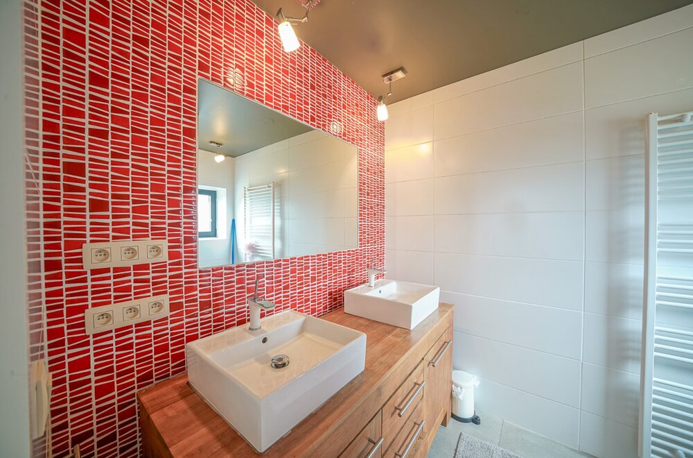unieke-en-recente-woning-met-ruime-loods-in-oudenburg024.jpg