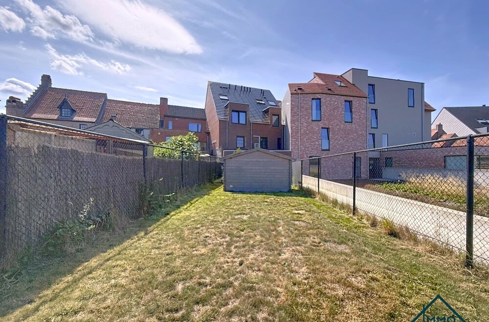 gelijkvloers-appartement-met-terras-tuin-en-4-staanplaatsen-in-centrum-zedelgem013.jpg