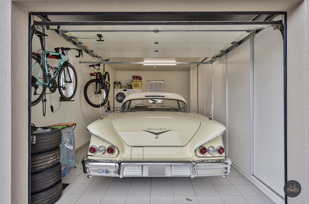 gemoderniseerde-ruime-woning-met-enorme-garage-opslagplaats034.jpg