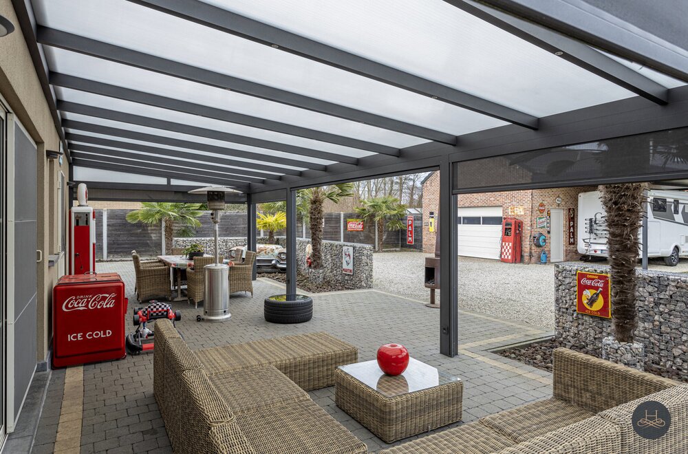 gemoderniseerde-ruime-woning-met-enorme-garage-opslagplaats043.jpg