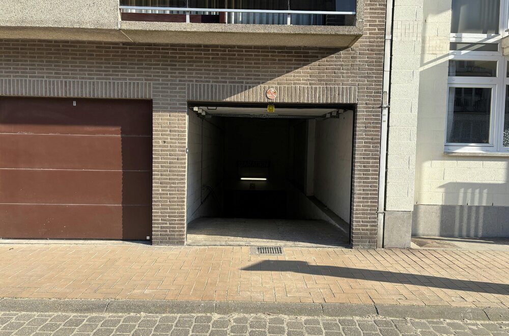 centraal-gelegen-garagebox004.jpg