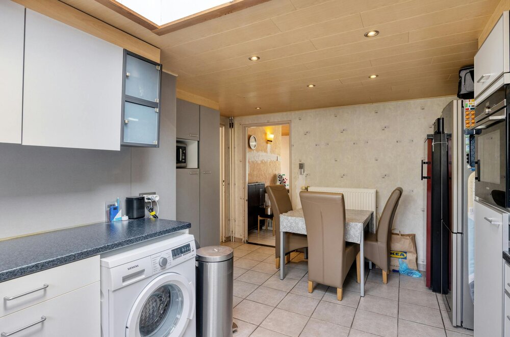 -huis-met-garage-en-tuin-te-koop-in-wuustwezel-010.jpg